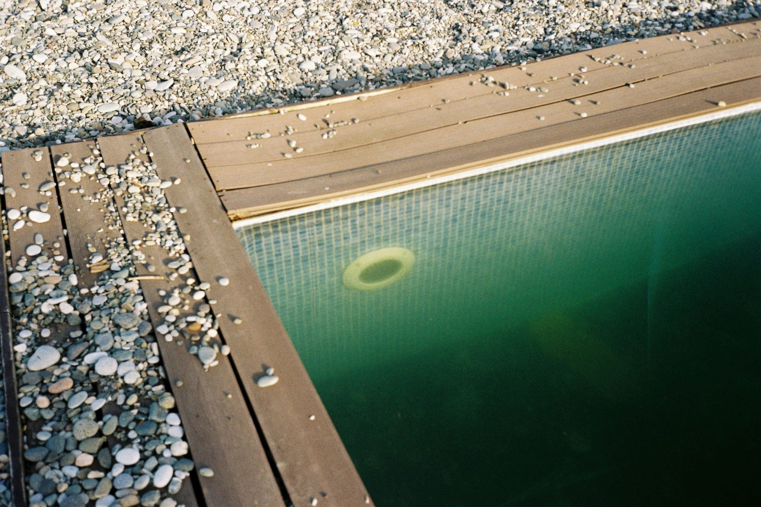 7 Signs Your Pool Filter Needs Cleaning or Replacement